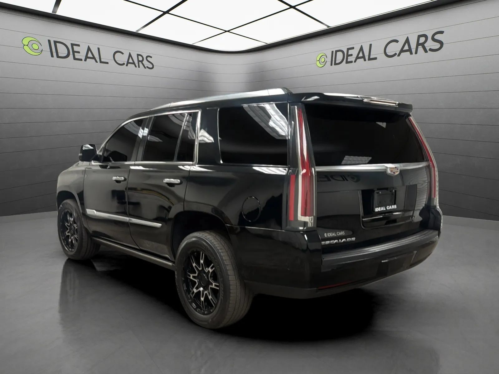 Used 2019 Cadillac Escalade Platinum RWD image 7