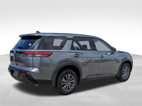 New 2026 Nissan Pathfinder S image 5
