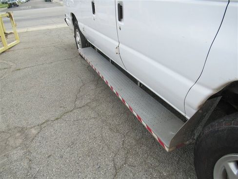 Used 2014 Ford E-250 and Econoline 250 Extended w/ Power Group image 33