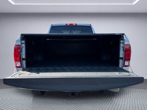 Used 2018 RAM 2500 Tradesman w/ Chrome Appearance Group AWD/4WD image 7
