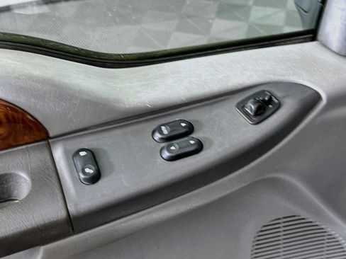 Used 2004 Ford F250 Lariat AWD/4WD image 17