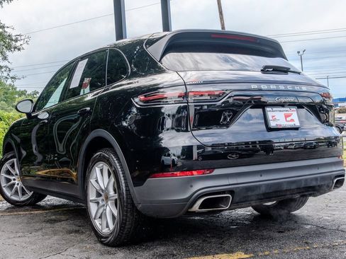 Used 2023 Porsche Cayenne AWD/4WD image 23