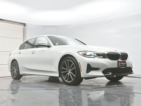 Used 2019 BMW 330i xDrive Sedan w/ Premium Package AWD/4WD image 27