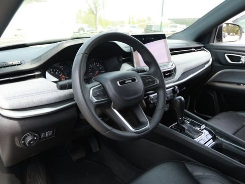 Used 2024 Jeep Compass Latitude w/ Altitude Special Edition image 23