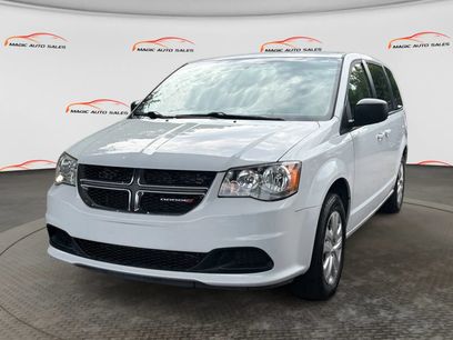 Used 2018 Dodge Grand Caravan SE w/ UConnect Hands-Free Group
