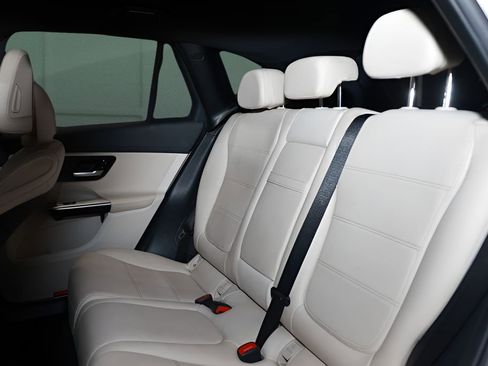 Used 2023 Mercedes-Benz GLC 300 image 12