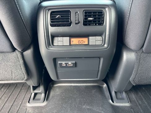 Used 2020 Nissan Pathfinder S AWD/4WD image 10