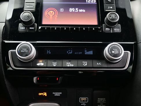 Used 2019 Honda Insight LX image 19