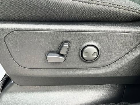 New 2026 RAM 1500 4x4 Crew Cab image 15