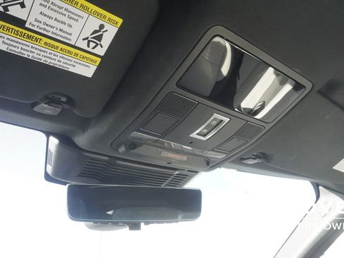 Used 2025 Land Rover Discovery Sport Dynamic SE image 16