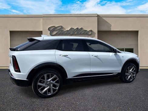 New 2026 Cadillac Optiq Luxury 2 RWD image 3