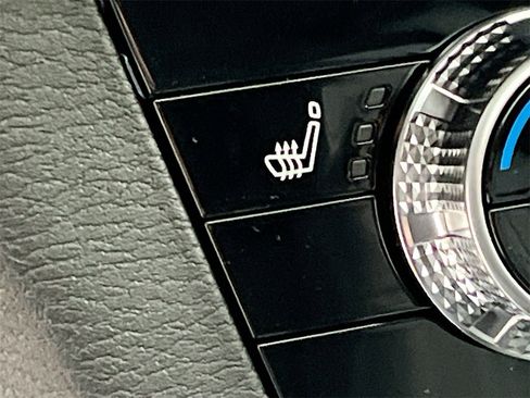 New 2025 Mitsubishi Outlander SE image 19