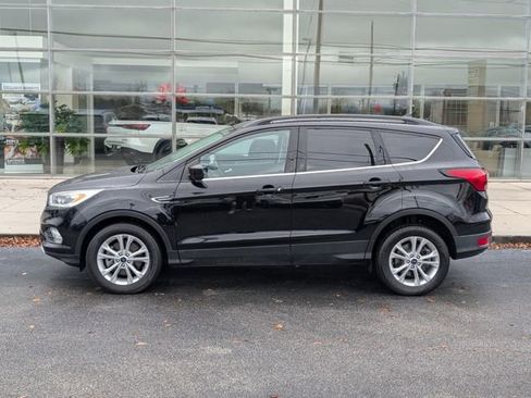 Used 2019 Ford Escape SEL image 2