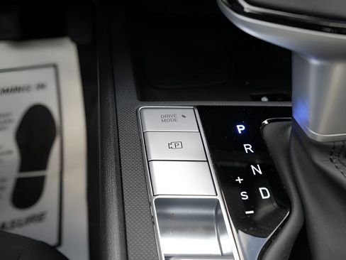 Certified 2025 Hyundai Elantra SEL image 31