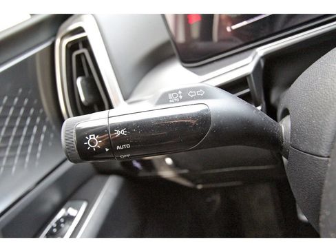Certified 2026 Kia Sorento LX FWD image 17