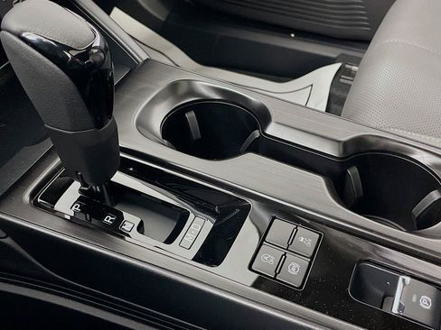 New 2026 Subaru Outback Limited AWD/4WD image 18