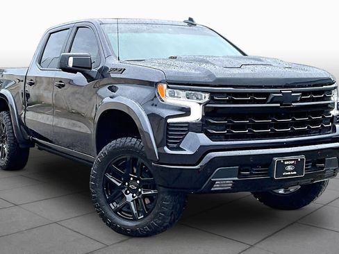 Used 2024 Chevrolet Silverado 1500 LT Trail Boss w/ LT Trail Boss Premium Package AWD/4WD image 3