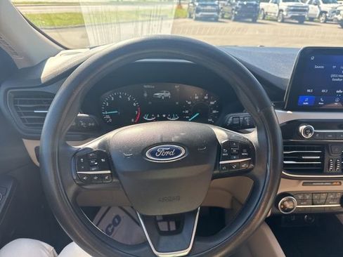 Used 2020 Ford Escape SE image 16