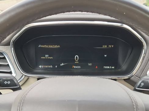 Used 2017 Lincoln Continental Reserve FWD image 35