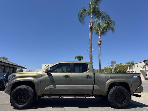 Used 2024 Toyota Tacoma TRD Sport w/ TRD Sport Upgrade Package AWD/4WD image 2
