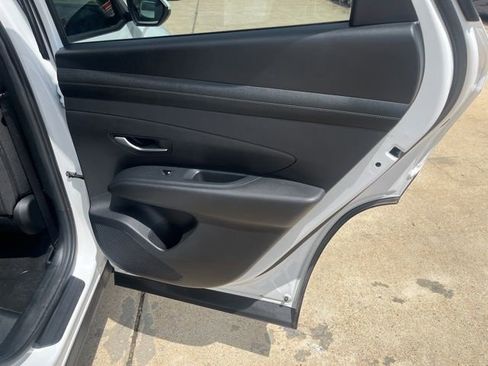 Used 2025 Hyundai Tucson SEL FWD image 16