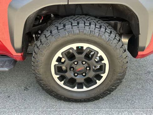 Used 2025 Toyota 4Runner TRD Off-Road Premium AWD/4WD image 5
