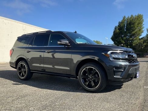 Certified 2024 Ford Expedition Limited image 82