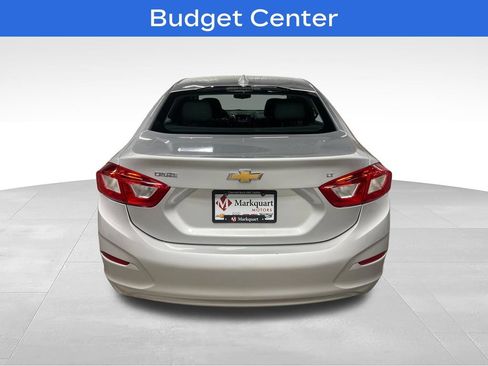 Used 2017 Chevrolet Cruze LT w/ Convenience Package FWD image 7