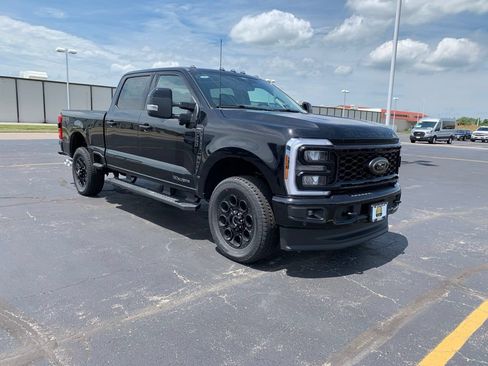 New 2026 Ford F250 Lariat w/ Black Appearance Package AWD/4WD image 10