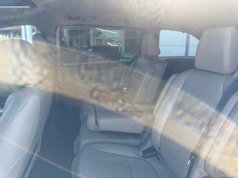 Used 2018 Honda Odyssey EX-L image 11