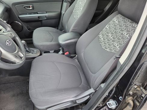 Used 2011 Kia Soul + FWD image 9