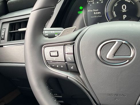 New 2025 Lexus ES 300h w/ Premium Package image 16