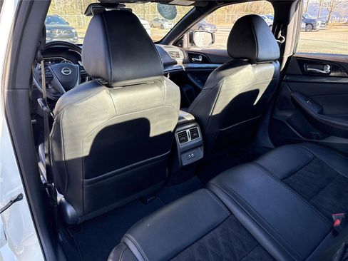 Used 2023 Nissan Maxima SR w/ Sport Mat Group FWD image 19