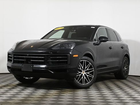 Used 2025 Porsche Cayenne AWD/4WD image 1