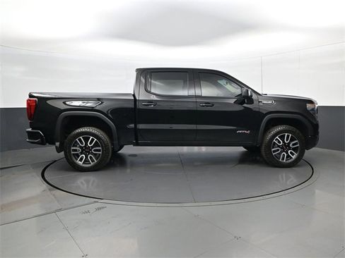 Used 2023 GMC Sierra 1500 AT4 w/ Technology Package image 4