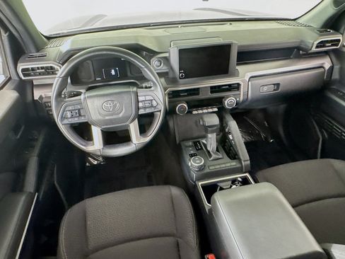 Certified 2025 Toyota 4Runner SR5 AWD/4WD image 19