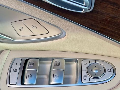 Certified 2022 Mercedes-Benz GLC 300 4MATIC image 29