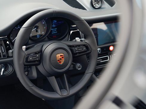 New 2026 Porsche Macan S image 23