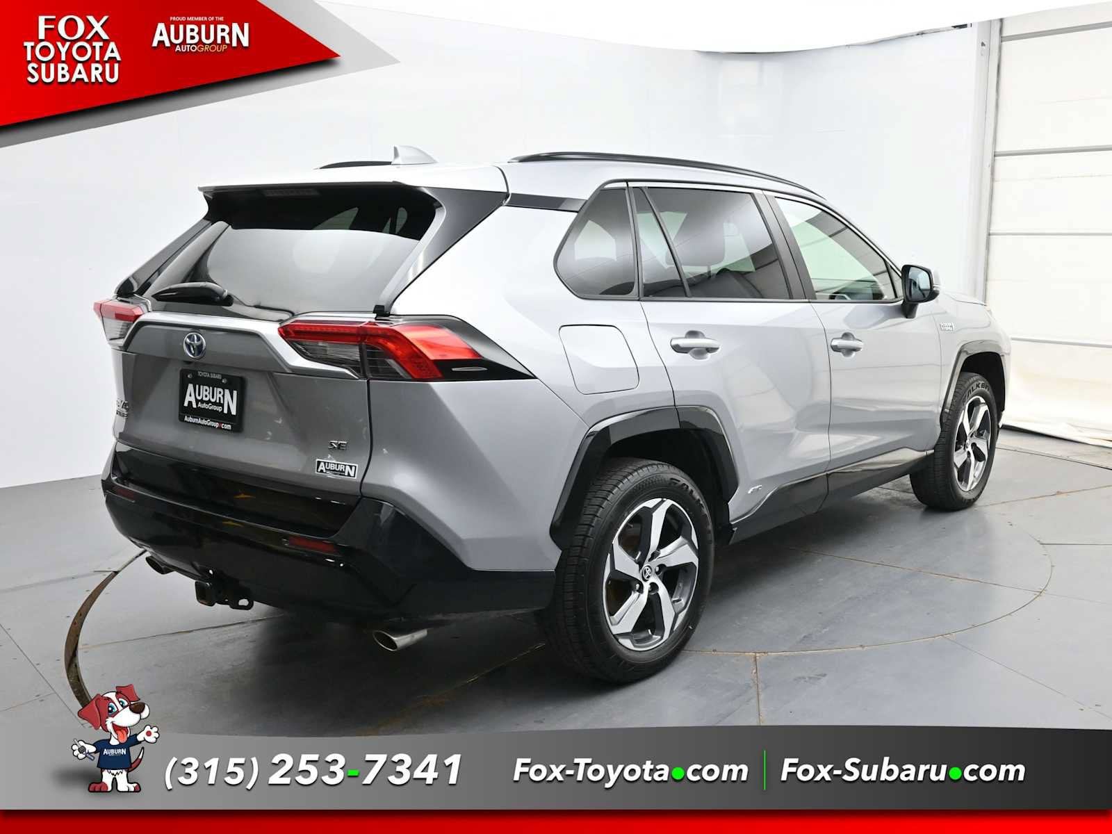 Used 2021 Toyota RAV4 SE w/ Weather & Moonroof Package AWD/4WD image 16