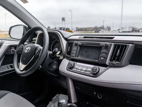 Used 2015 Toyota RAV4 XLE FWD image 12