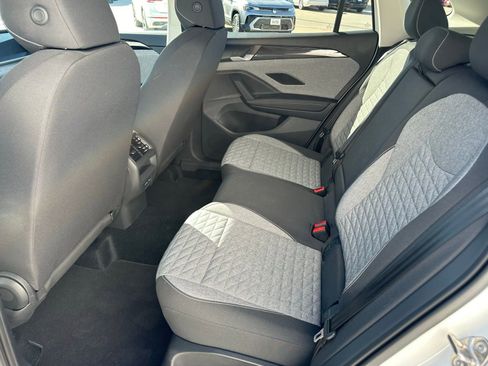 Used 2025 Volkswagen Tiguan S image 10