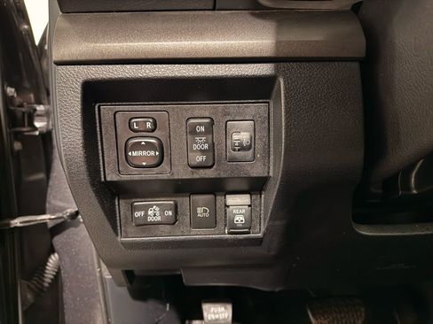 Used 2019 Toyota Tundra SR5 w/ SR5 Upgrade Package image 16