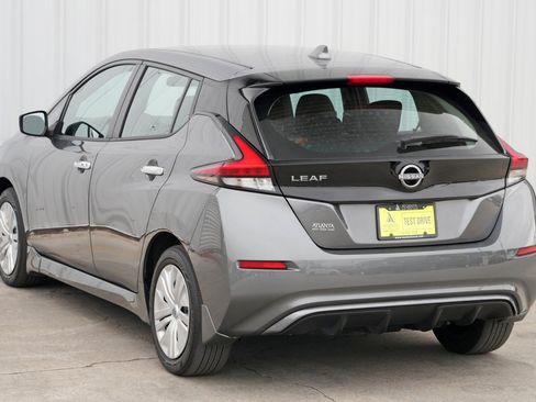 Used 2025 Nissan Leaf S image 39