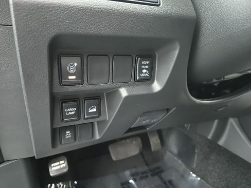 Certified 2024 Nissan Frontier SV w/ Hardbody Edition image 15