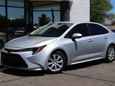 Used 2024 Toyota Corolla LE FWD image 2
