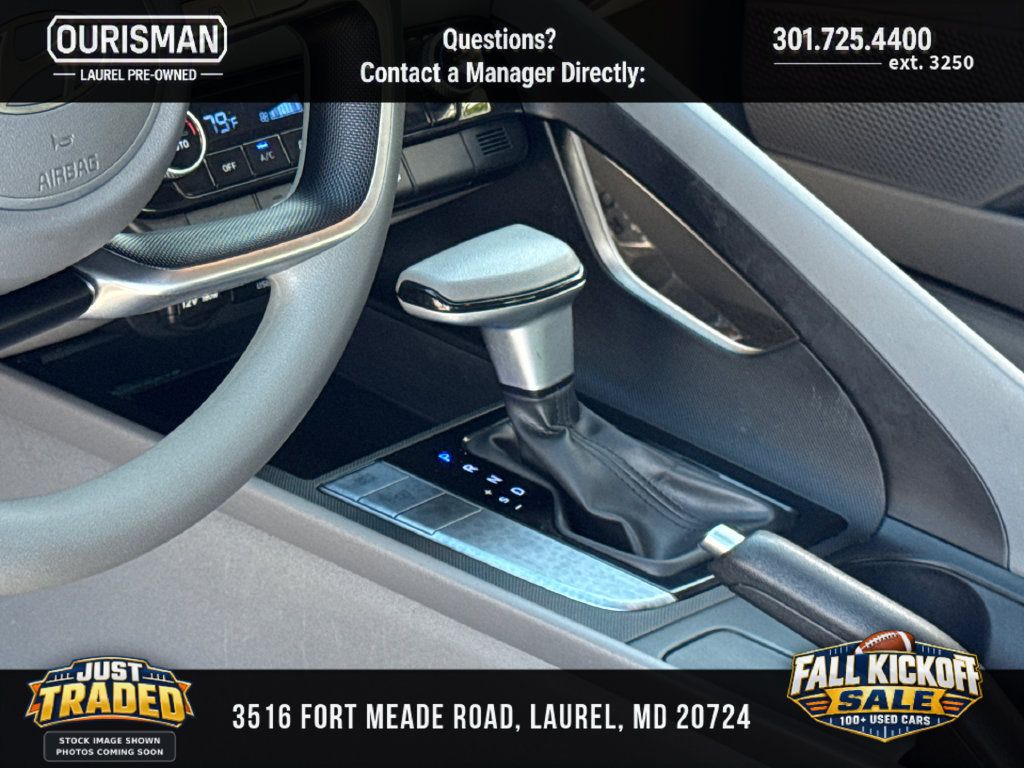 Used 2024 Hyundai Elantra SEL FWD image 15