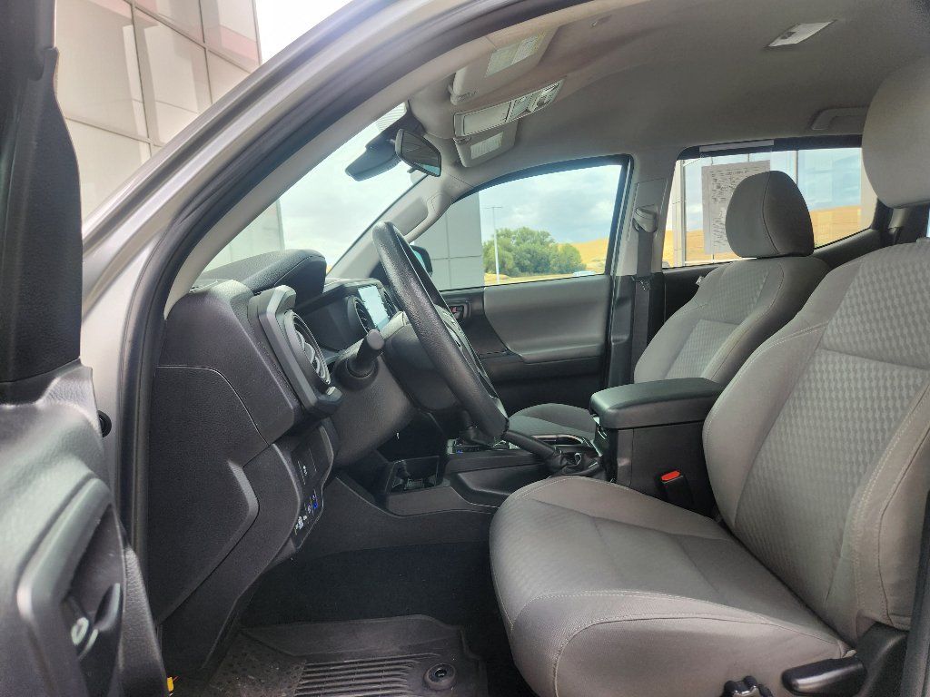 Used 2023 Toyota Tacoma SR AWD/4WD image 14