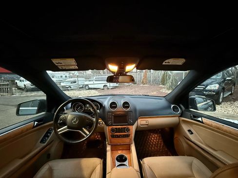 Used 2012 Mercedes-Benz GL 550 4MATIC image 20