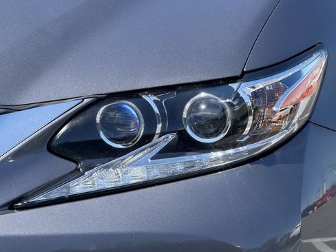 Used 2016 Lexus ES 350 w/ Luxury Package w/Wood Trim FWD image 26