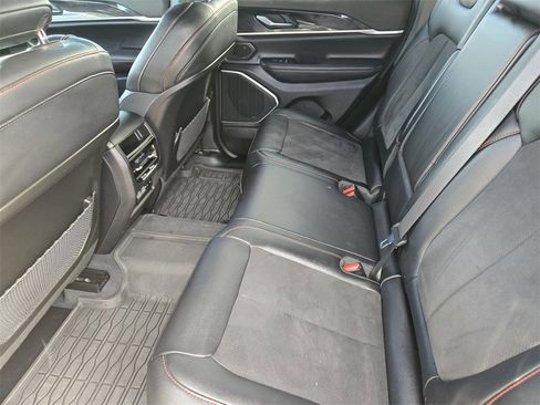 Used 2022 Jeep Grand Cherokee Trailhawk image 18